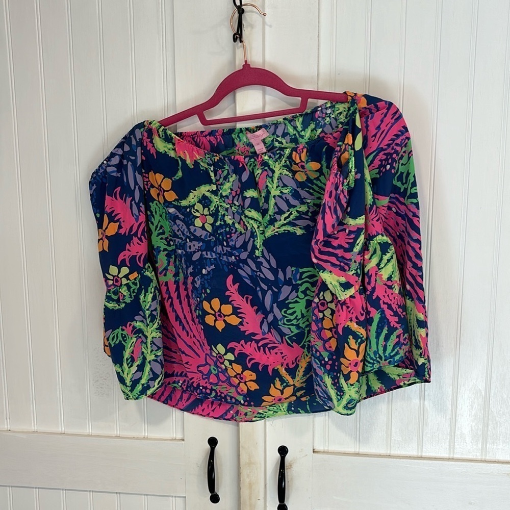 Lilly Pulitzer sanilla silk off/cold shoulder multicolor top size M